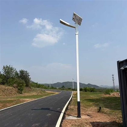 伊吾路边太阳能路灯安装